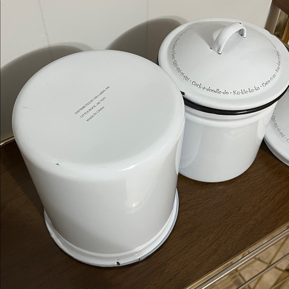 White enameled canisters with chicken design - Picture 5 of 8
